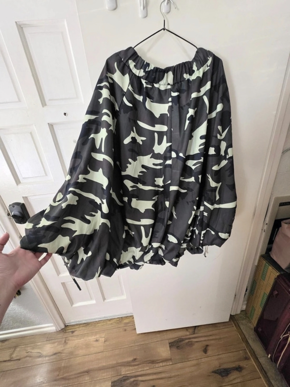 Haute Mess Camo Skirt in Green & Black Size 2XL Like New